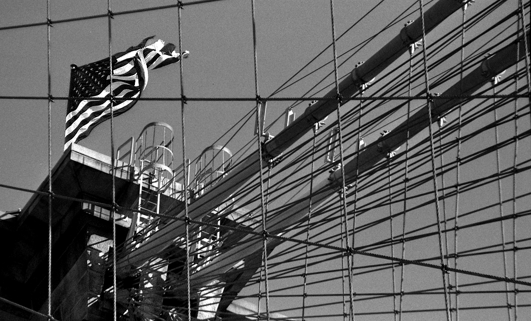 Fernando Zaccaria, 2010, “America’s fake freedom”, stampa in pigmenti di carbone su carta cotone, cm 22 x 14, ed 6 + 1 PA